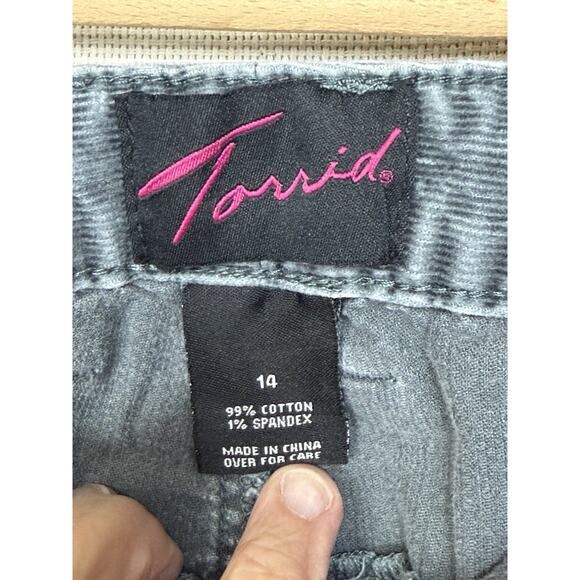 TORRID Women's Gray Corduroy Capris Sz 14 Preppy Classic Casual - Picture 7 of 14